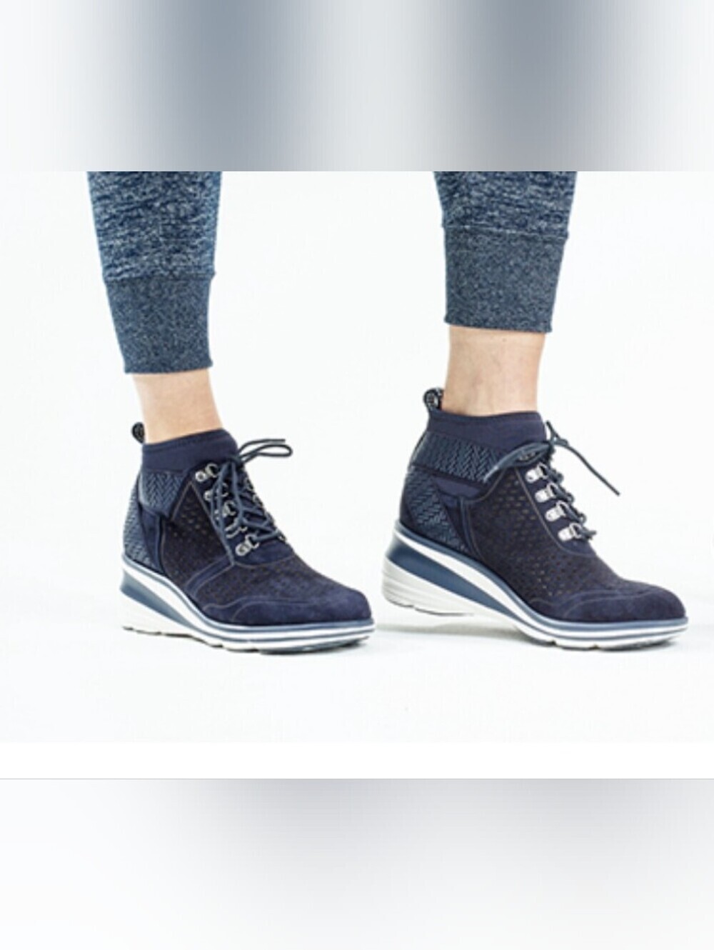 Jambu Navy Wedge Lace-Up Ankle Booties Sz 7.5